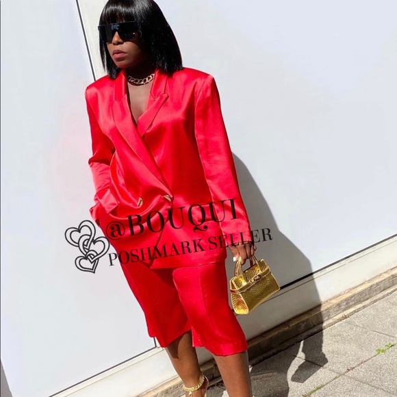 BLOGGER FAV ZARA PLEATED SATIN EFFECT SHORT PANTS - Picture 6 of 9